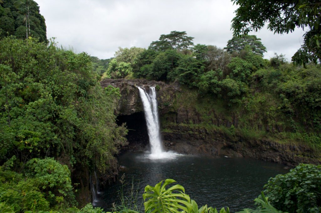 Waiānuenue (Rainbow Falls)