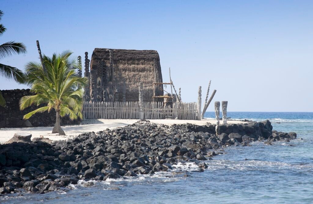 Hale o Keawe at Puʻuhonua o Hōnaunau